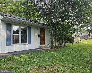 113 Locust St, Pleasant Gap, PA, 16823