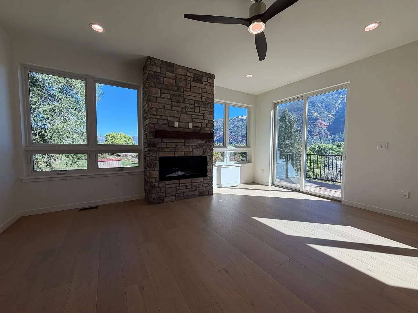 Brand new 3 bed 2.5 bath townhome on county road 203 — Photo 4