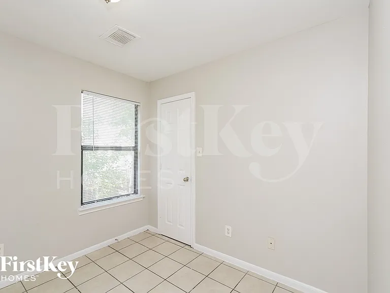 2920 La Estancia Ln — Photo 13
