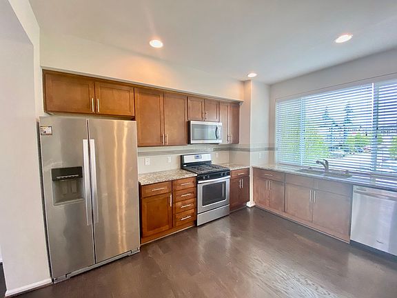 2nd image of 4410 136th St SE Unit 3