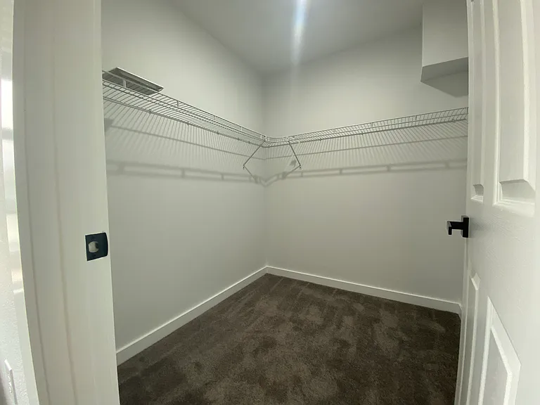 340 Sunnyside Dr #B — Photo 15