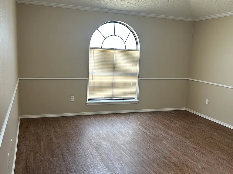 6708 Chalet Ct — Photo 14