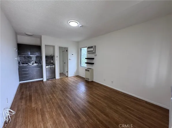 4581 Finley Ave #10, Los Angeles, CA 90027