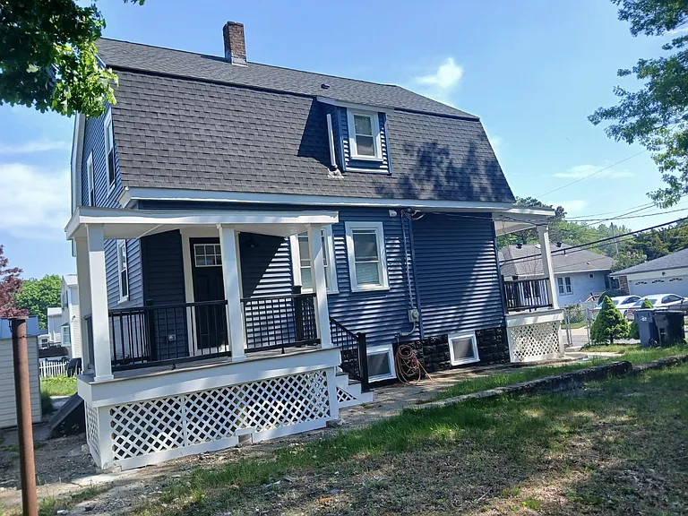 90 Edgemere Rd — Photo 3