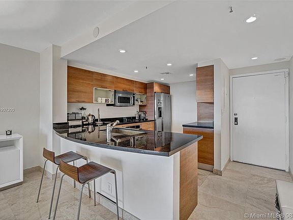 2nd image of 2625 Collins Ave APT 1808