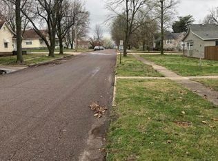 606 3rd St, Monett, MO 65708