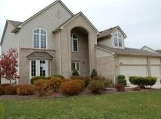 2174 Cobblestone Ln, Brighton, MI