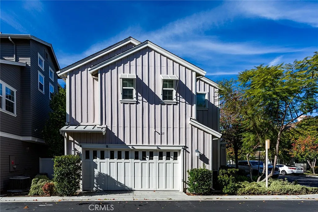 3 bed, 2.5 bath, 1942 sqft, $4,775 — Photo 2