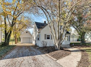 823 S Prairie Rd, New Lenox, IL 60451