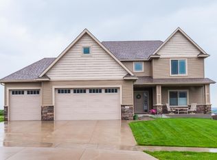 3961 Cedarwood Rd NE, Rochester, MN 55906