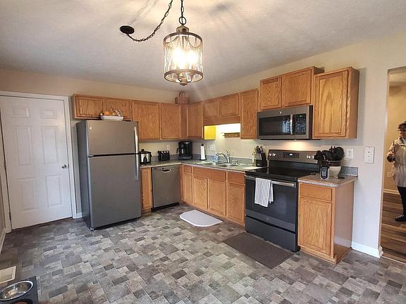 2nd image of 118 Strada Dr W