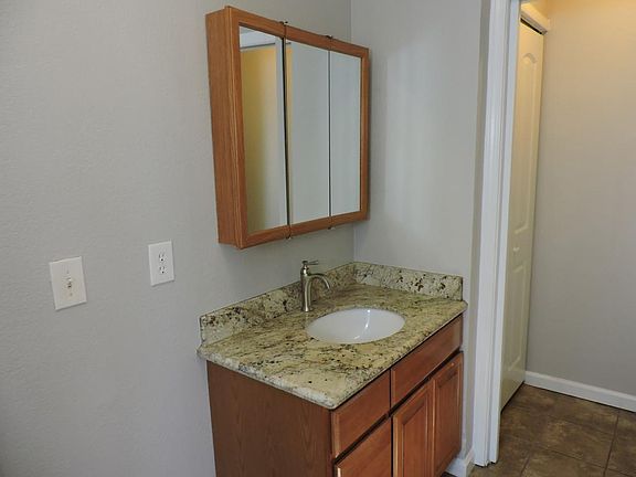 4th image of 1211 24th St Unit B