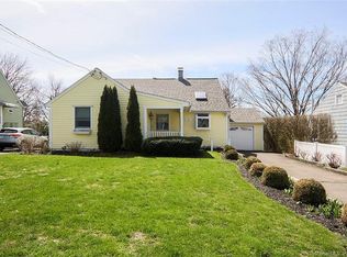 10 Rainbow Rd, Norwalk, CT 06851