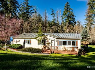 690 Race Rd, Coupeville, WA 98239
