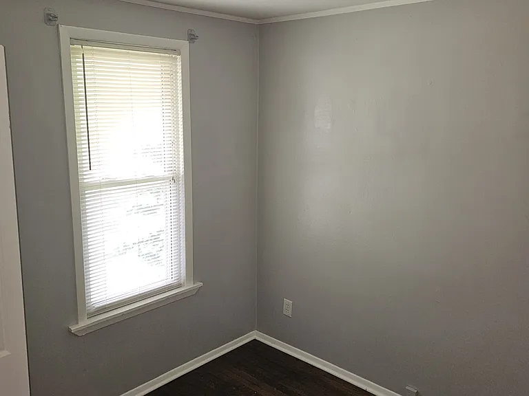 25052 Comfort St — Photo 4
