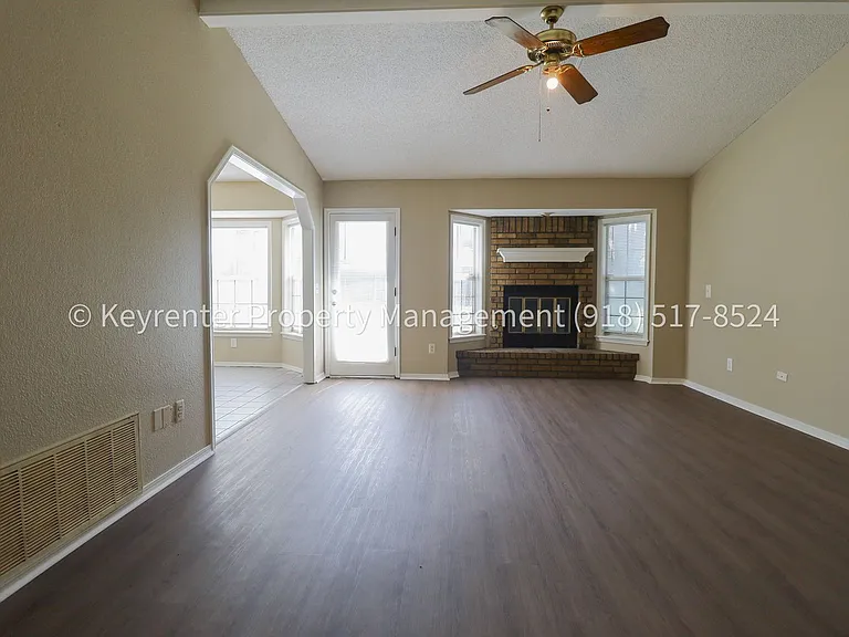 1541 S 137th East Ave — Photo 5