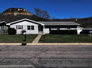 1047 28th St S, La Crosse, WI 54601