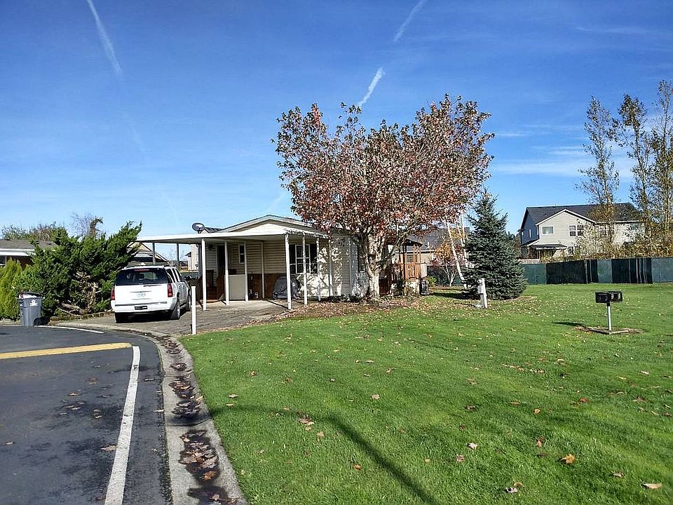 2nd image of 636 Windemere St