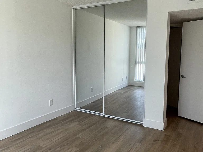 2030 Fair Park Ave #10 — Photo 12