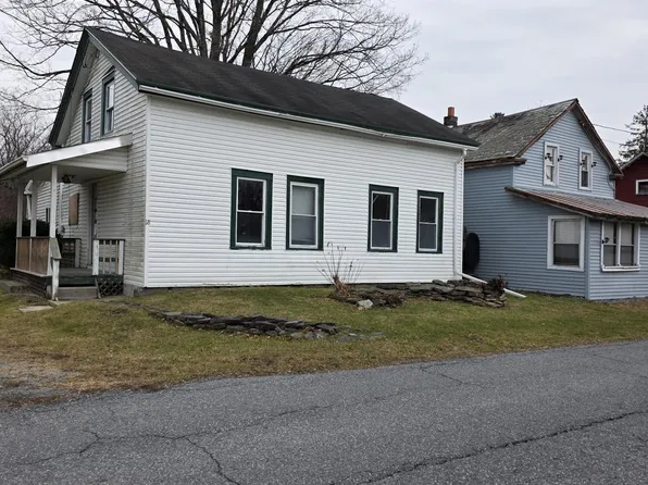 18 Lower Turnpike Road, Granville, NY 12832