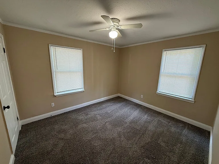 3884 Tuggle Ave — Photo 3