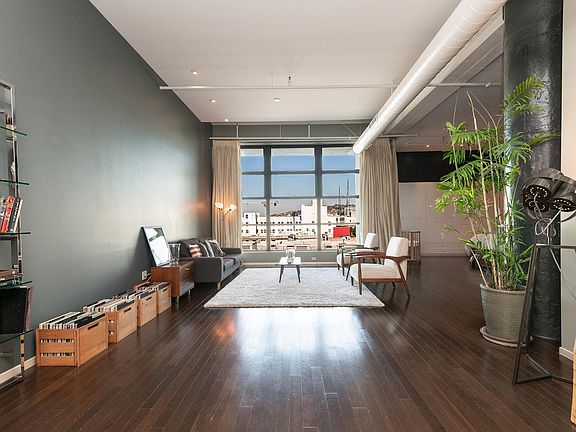 5th image of 1645 N Vine St #510
