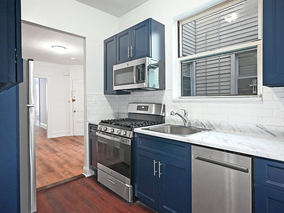 1st image of 2236 41st St APT 1R