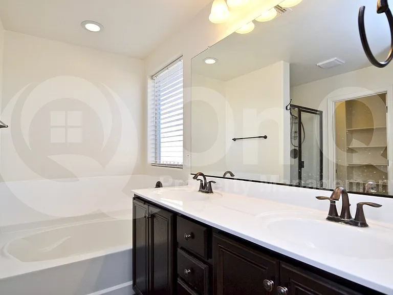 2223 E Hazeltine Way — Photo 11