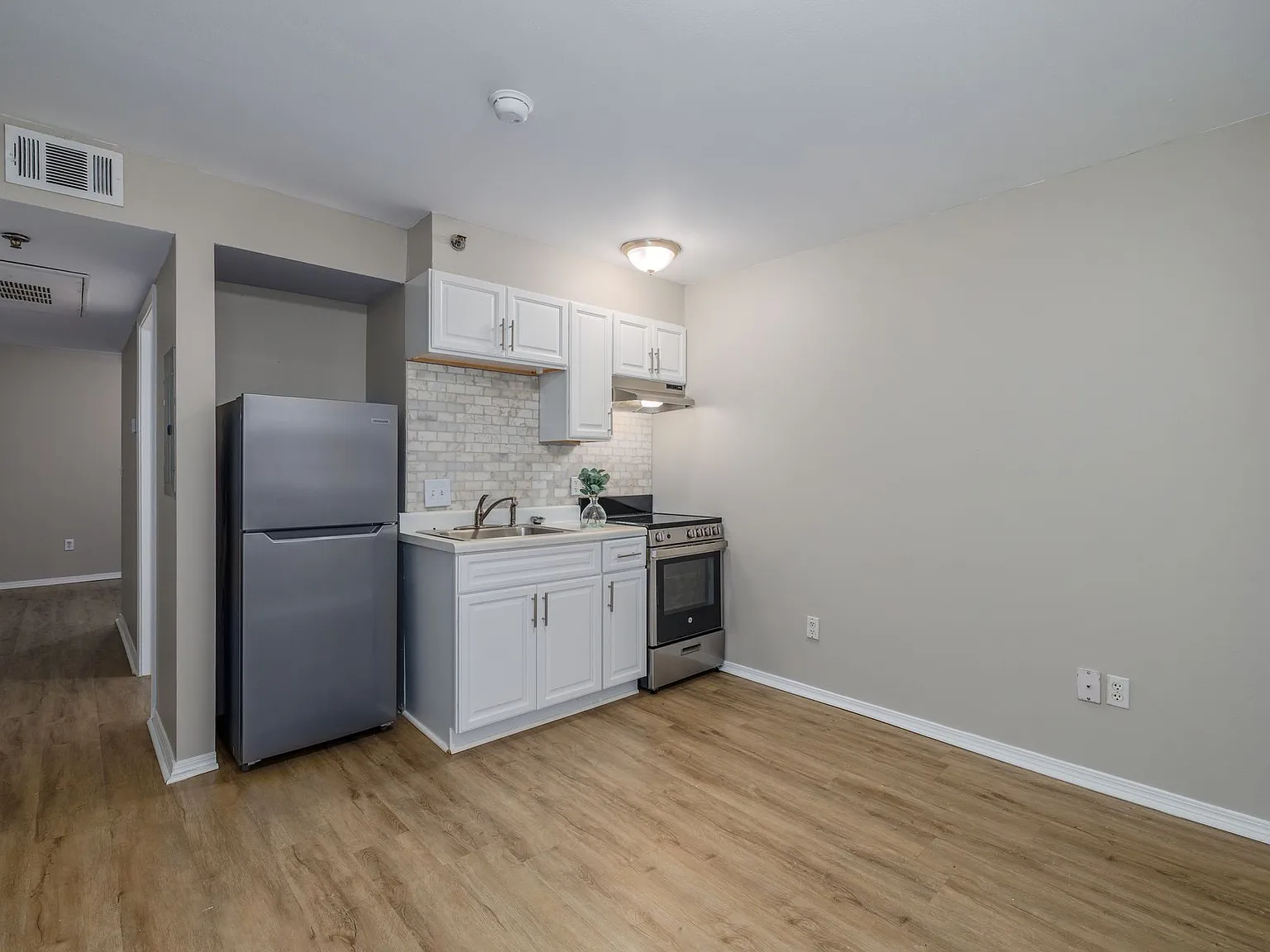 McGowan Flats Apartments — Photo 4