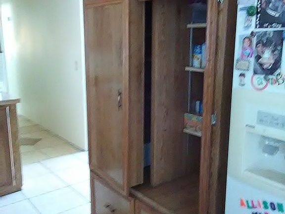 LARGE PANTRY