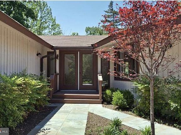 3rd image of 2119 S Sugan Rd