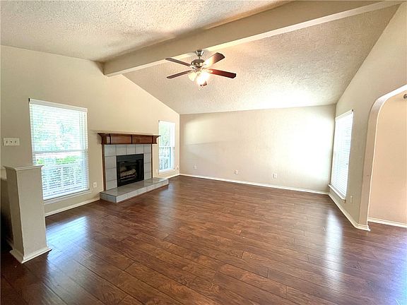 2nd image of 2704 Pedernales Dr