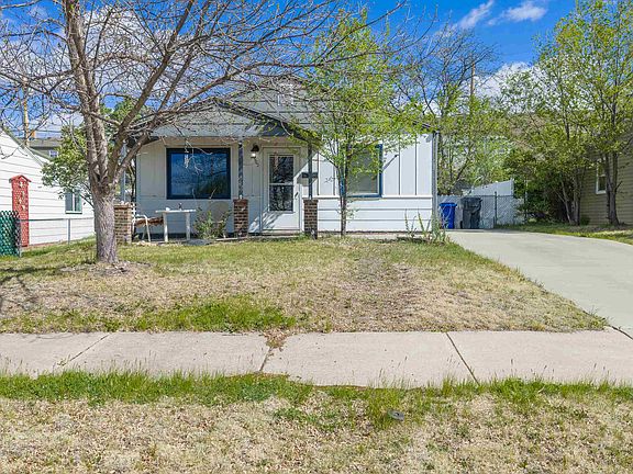 2nd image of 502 Robbins Dr
