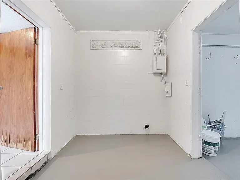 1040 San Luis Dr — Photo 19