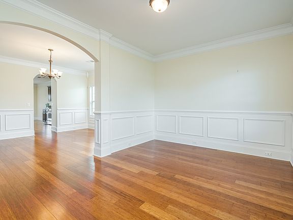 5th image of 965 McCathern Ave