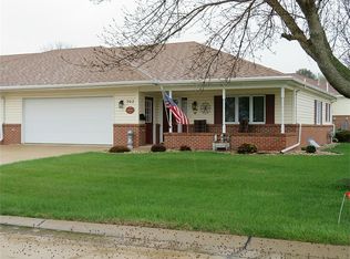302 Juneau Ave SE, Orange City, IA 51041