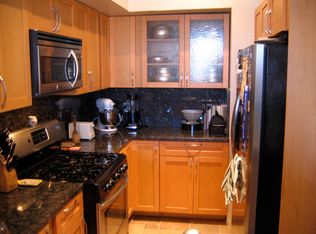 1802 Green St APT 3, Philadelphia, PA