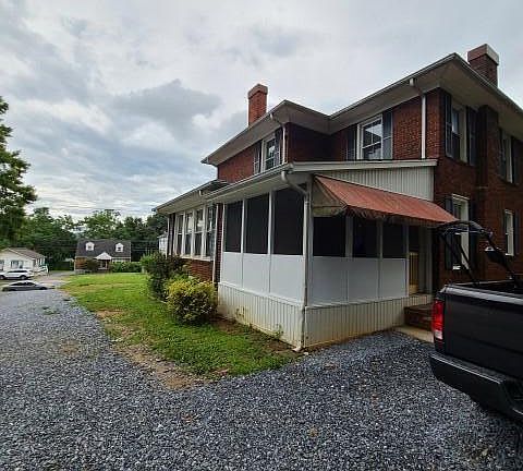 5th image of 4633 Fort Ave