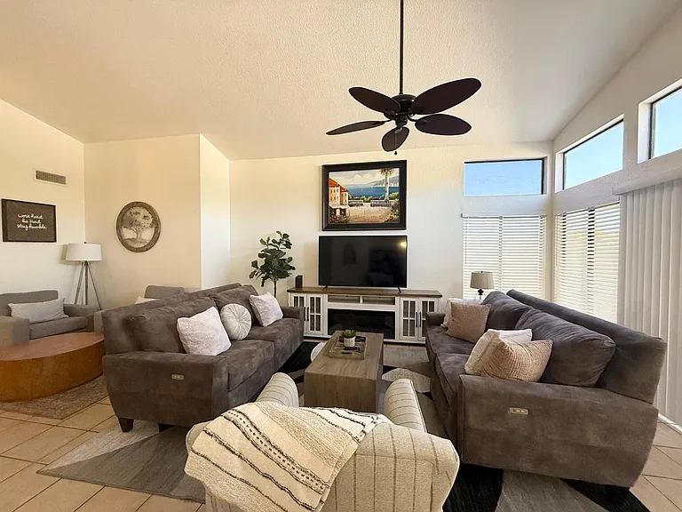 10938 W Poinsettia Dr — Photo 7
