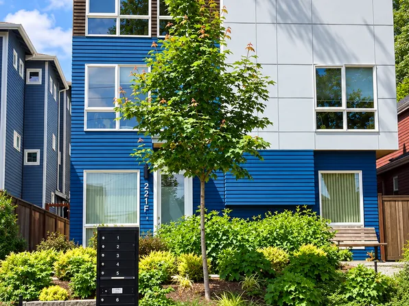 221 24th Ave E Unit D, Seattle, WA 98112
