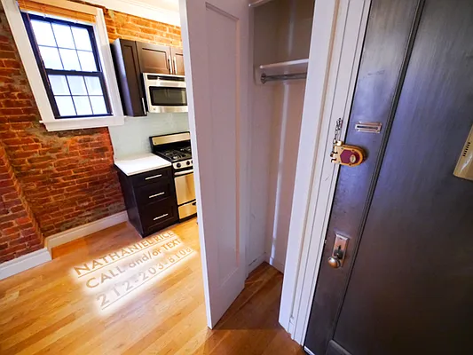 Rented by (Legacy) NY Quality Living Uptown | media 17