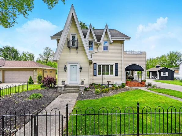 808 W Auglaize St, Wapakoneta, OH 45895