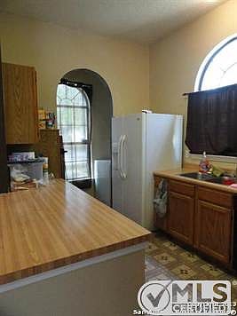 5th image of 6328 Les Harrison Dr