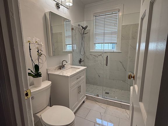 3rd image of 2605 O St NW APT 3