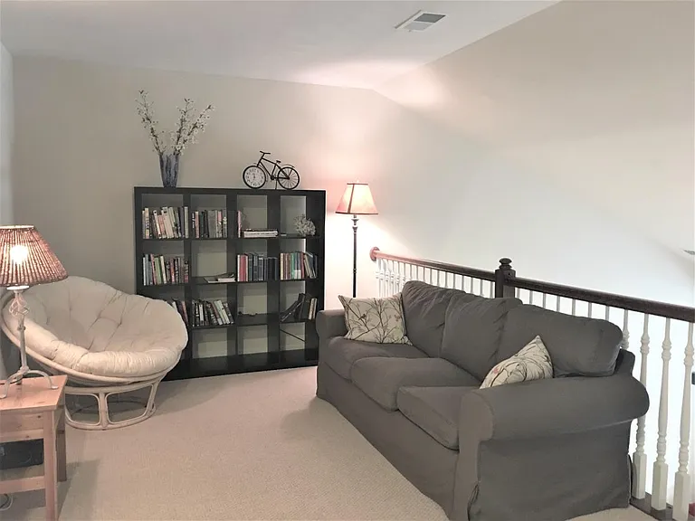 406 Samantha Dr — Photo 10