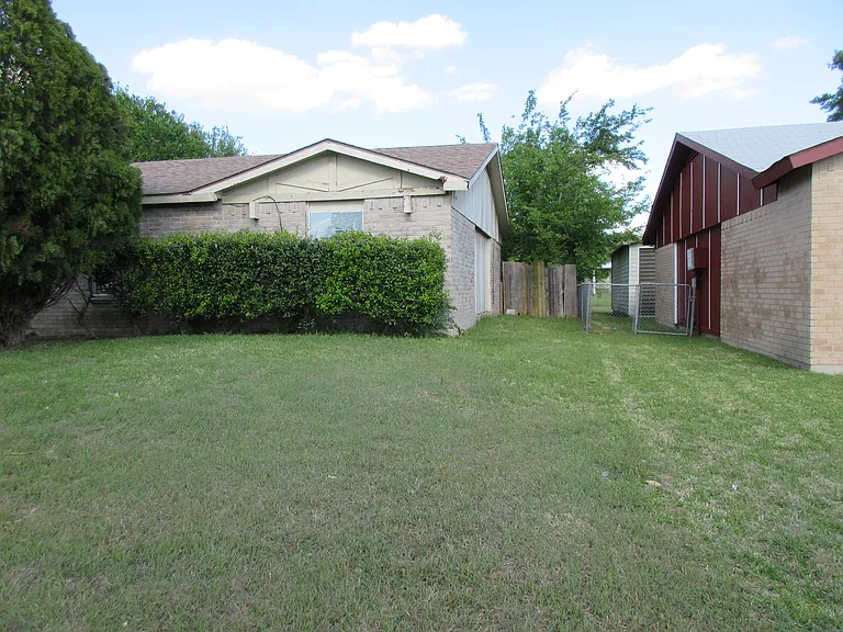 2703 Ponderosa St — Photo 27