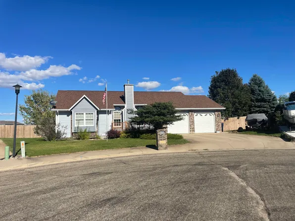 2222 Stratford Pl, Pierre, SD 57501