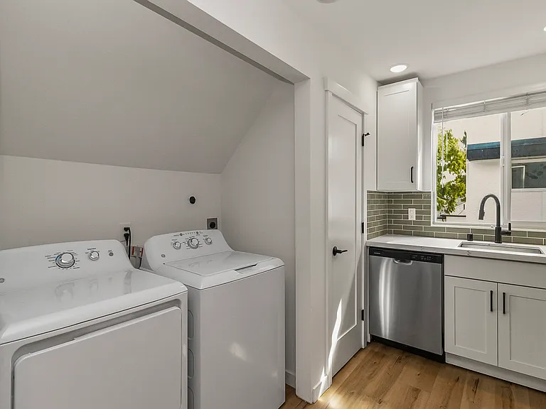 816 S Sullivan St #B — Photo 11