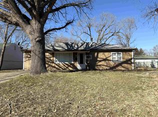 1116 Apache Dr, Salina, KS 67401