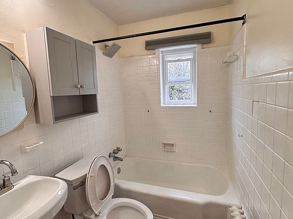 5th image of 4114 Secor Rd APT B